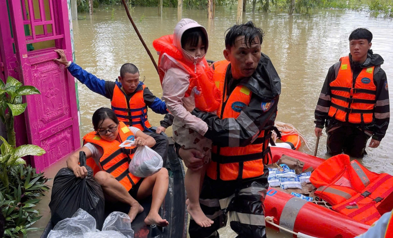 Trung đoàn CSCĐ Nam Trung Bộ hỗ trợ nhân dân các tỉnh Gia Lai, Đắk Lắk, Khánh Hòa phòng, chống lũ lụt -1