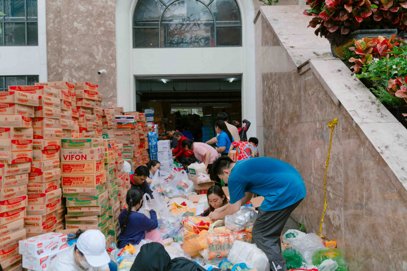 Triệu tấm lòng người dân TP Hồ Chí Minh hướng về đồng bào vùng lũ -1