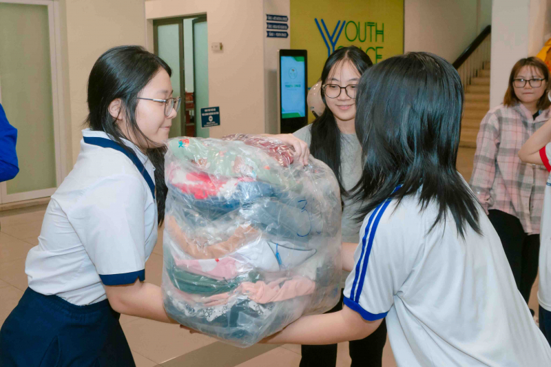 Triệu tấm lòng người dân TP Hồ Chí Minh hướng về đồng bào vùng lũ -2