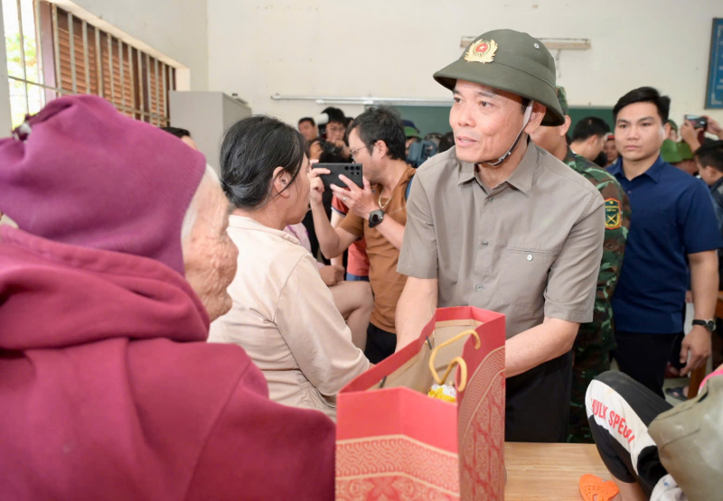 Triệu tấm lòng người dân TP Hồ Chí Minh hướng về đồng bào vùng lũ -0