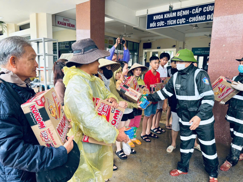 Trung đoàn CSCĐ Nam Trung Bộ hỗ trợ nhân dân các tỉnh Gia Lai, Đắk Lắk, Khánh Hòa phòng, chống lũ lụt -0