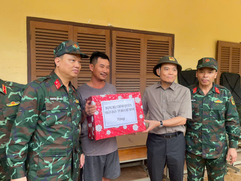 TP Hồ Chí Minh kết nối nghĩa tình đến bà con vùng lũ -3