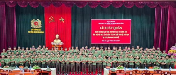 Các trường CAND phía Nam tiếp tục chi viện cán bộ, học viên hỗ trợ đồng bào vùng lũ -0