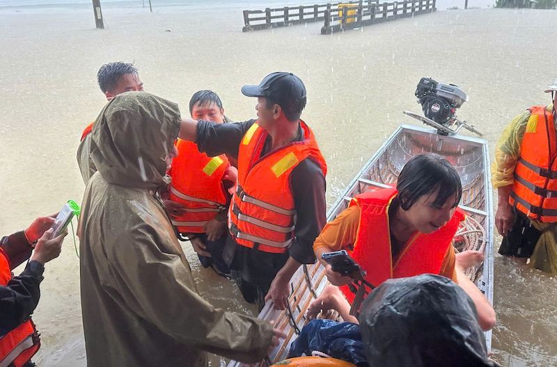 Lực lượng CAND ứng phó, khắc phục hậu quả mưa lũ với tinh thần trách nhiệm cao nhất -0