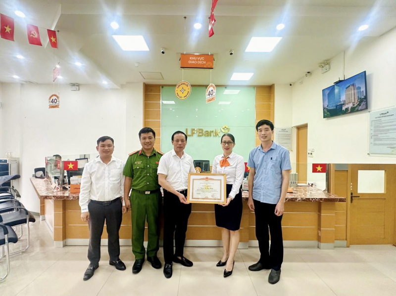 LPBank liên tiếp ngăn chặn các vụ lừa đảo chiếm đoạt tài sản -0