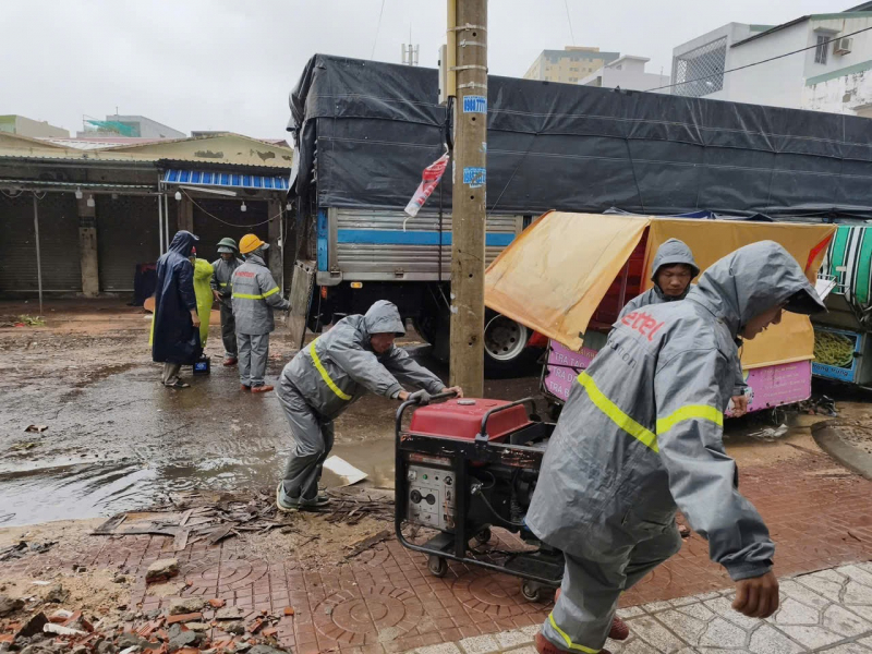 Viettel đồng hành với người dân vùng thiên tai -1