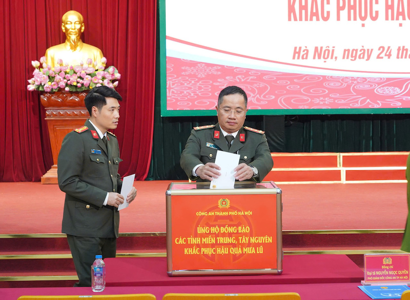 Công an Hà Nội phát động ủng hộ đồng bào miền Trung, Tây Nguyên khắc phục hậu quả mưa lũ -0