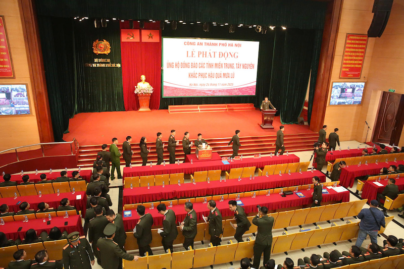 Công an Hà Nội phát động ủng hộ đồng bào miền Trung, Tây Nguyên khắc phục hậu quả mưa lũ -0