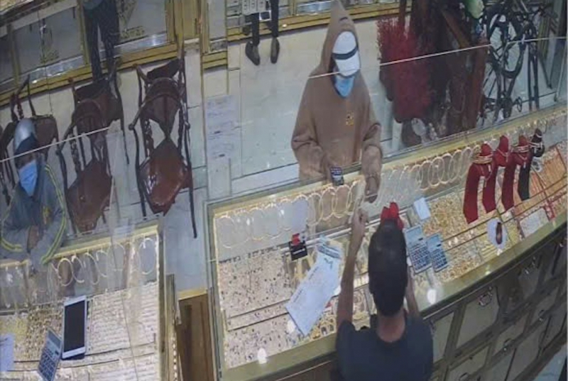 Đồng Tháp: Truy tìm đối tượng gây ra vụ cướp giật dây chuyền tại tiệm vàng -0