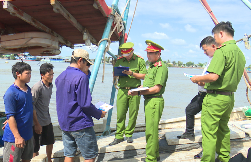 Cà Mau quyết liệt đấu tranh với khai thác thủy sản bất hợp pháp IUU -0