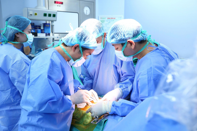 Người đàn ông đột quỵ chết não hồi sinh sự sống cho 6 người -0