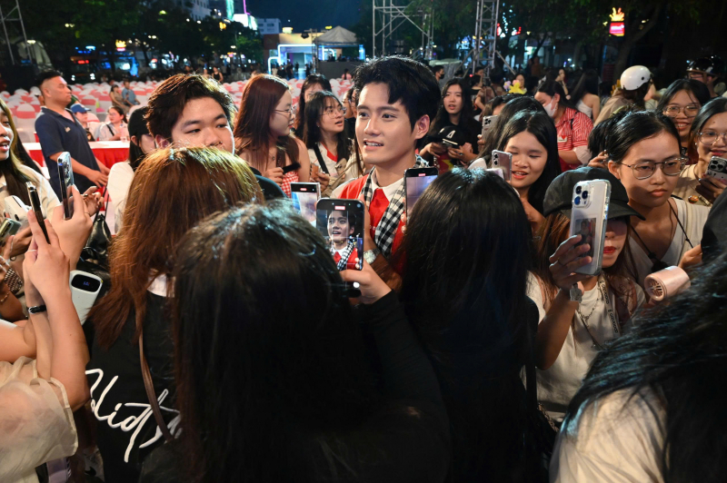 Festival Film Vietnam ke-24: Malam pertukaran yang seru di tengah hujan bersama kru film -0