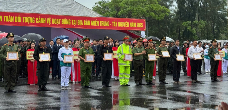 Diễn tập cảnh vệ khu vực miền Trung – Tây Nguyên năm 2025: Tăng cường hiệp đồng, siết chặt kỷ luật, chuẩn hóa nghiệp vụ -1