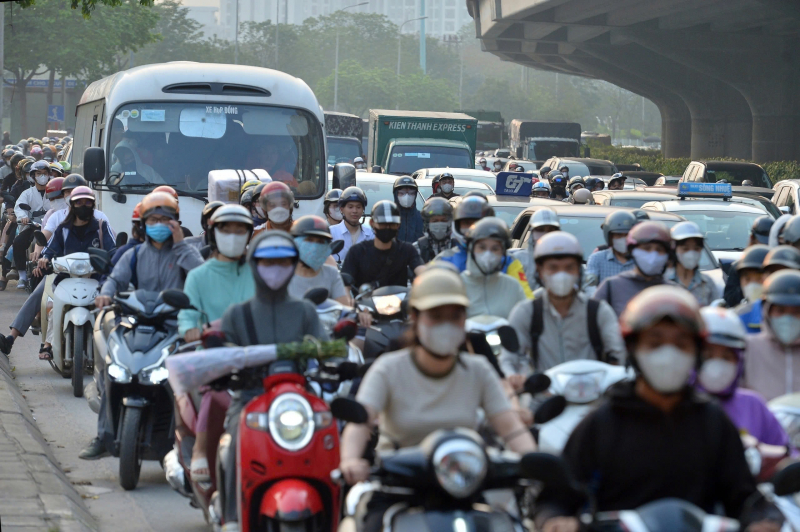 Hà Nội đề xuất hỗ trợ hộ nghèo 20 triệu đồng/xe khi chuyển đổi xe xăng sang xe sử dụng năng lượng sạch -0