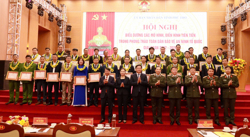 Biểu dương mô hình, điển hình tiên tiến trong phong trào toàn dân bảo vệ an ninh Tổ quốc tỉnh Phú Thọ -0