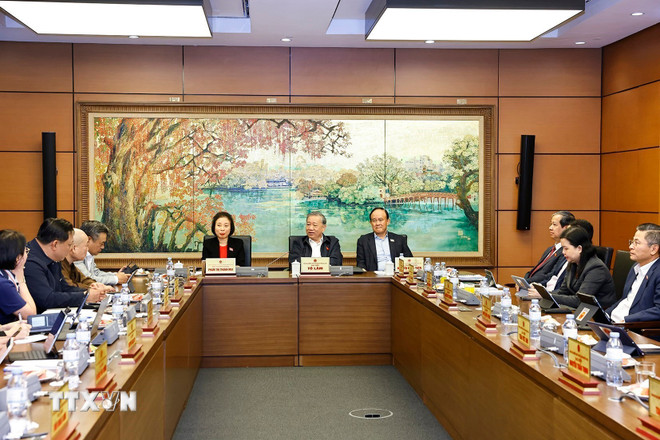 Tổng Bí thư Tô Lâm: Cần coi trọng chăm sóc sức khỏe ban đầu và dự phòng -0