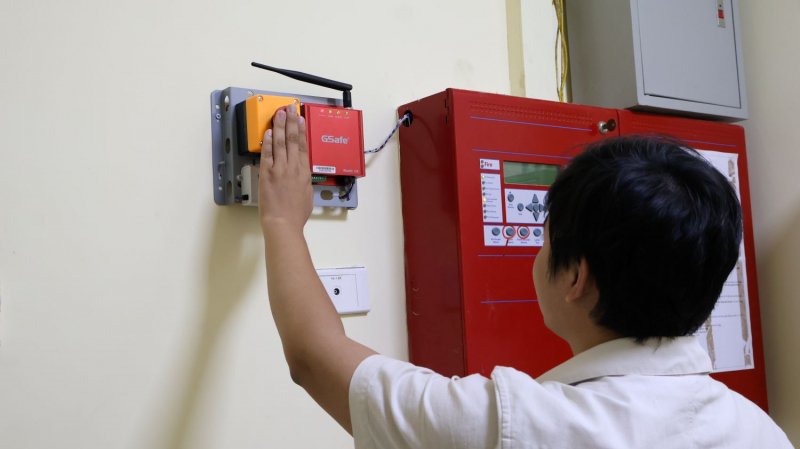 Dập tắt vụ cháy ở công ty từ thiết bị truyền tin báo cháy -0