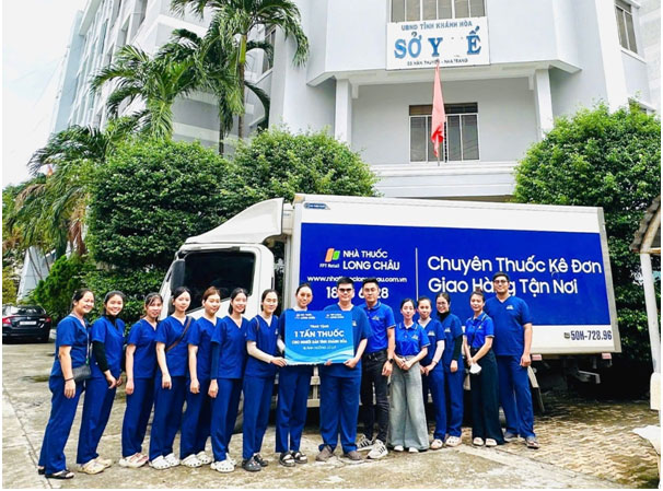 Long Châu hướng về miền Trung, khẩn cấp hỗ trợ thêm 3 tấn thuốc cho người dân  -0