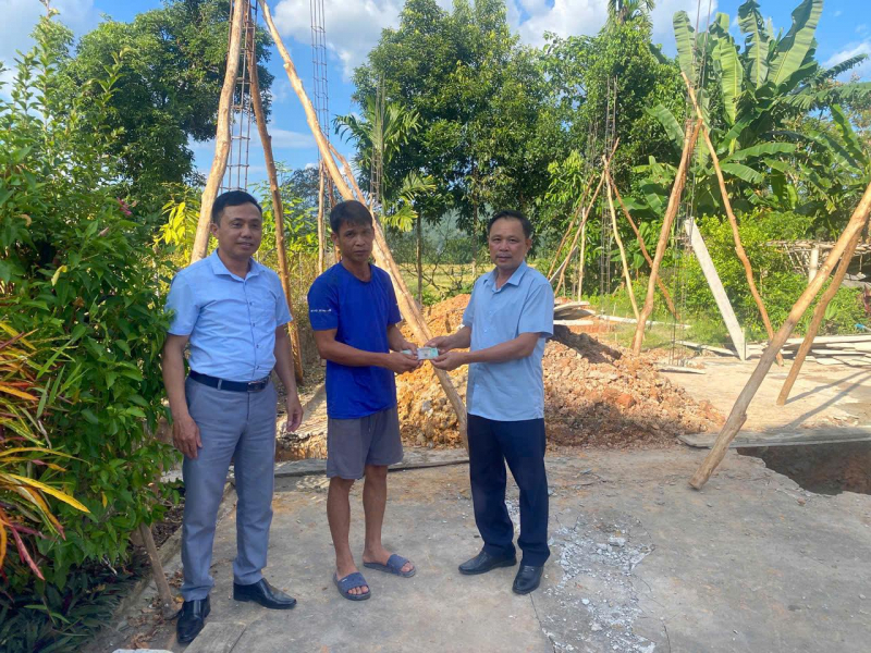 Chung tay dựng mái ấm cho gia đình khó khăn ở Lào Cai	 -0