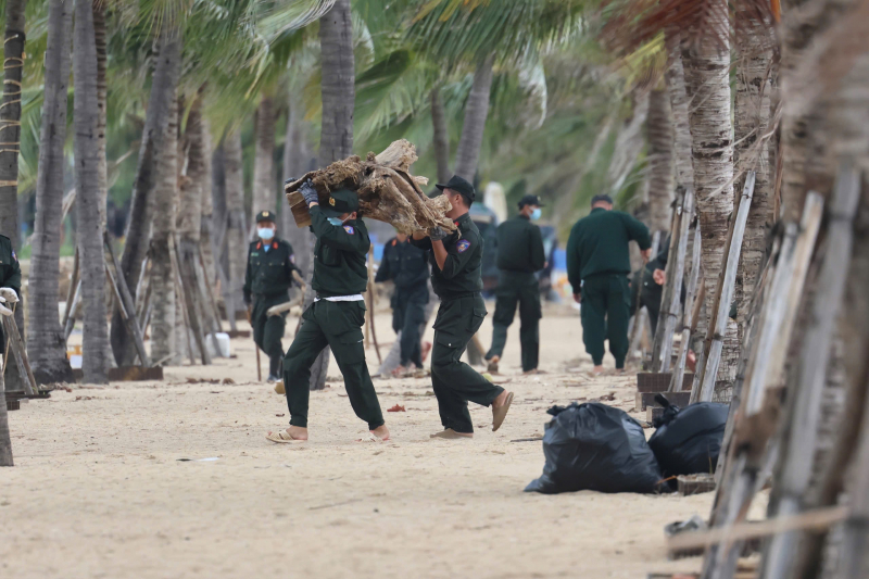 Những hoạt động nghĩa tình của CBCS Công an TP Hồ Chí Minh với đồng bào vùng bão lũ -5