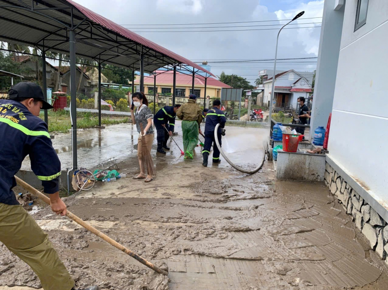 Công an Đồng Nai chuyển gần 200 tấn hàng hỗ trợ đồng bào tại tỉnh Đắk Lắk -1