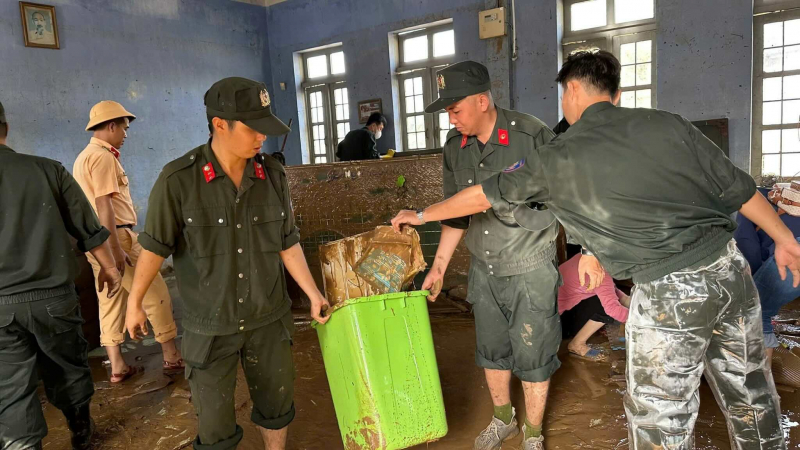 Công an Đồng Nai chuyển gần 200 tấn hàng hỗ trợ đồng bào tại tỉnh Đắk Lắk -2