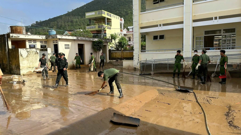 Công an Đồng Nai chuyển gần 200 tấn hàng hỗ trợ đồng bào tại tỉnh Đắk Lắk -3