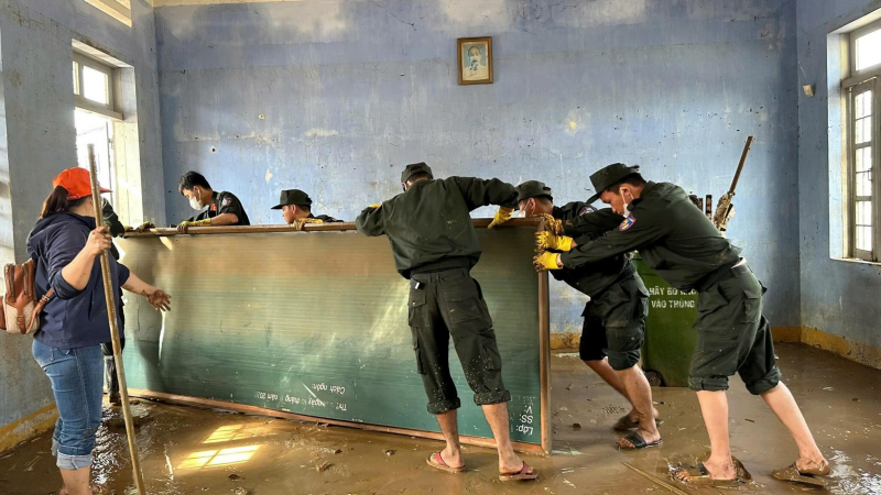 Công an Đồng Nai chuyển gần 200 tấn hàng hỗ trợ đồng bào tại tỉnh Đắk Lắk -4