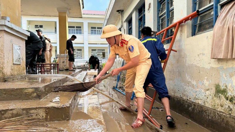 Công an Đồng Nai chuyển gần 200 tấn hàng hỗ trợ đồng bào tại tỉnh Đắk Lắk -6