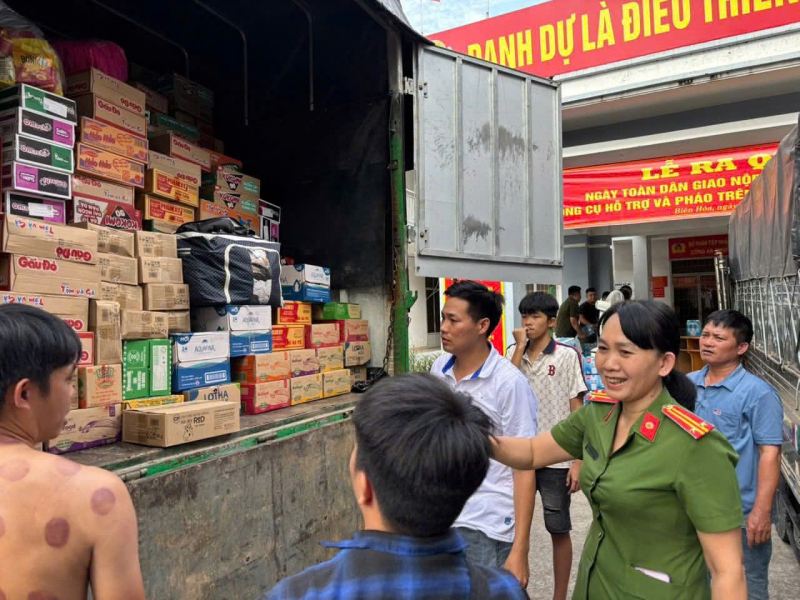 Lực lượng Công an lan tỏa sức mạnh đoàn kết hướng về đồng bào vũng lũ -0