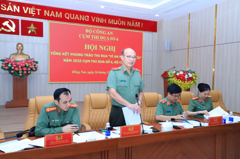 Hàng ngàn tập thể và cá nhân Cụm thi đua số 6 được khen thưởng -0