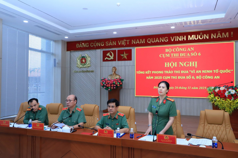 Hàng ngàn tập thể và cá nhân Cụm thi đua số 6 được khen thưởng -0