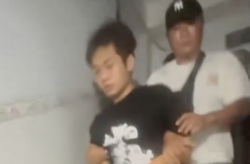 Bắt giữ hai đối tượng xông vào cửa hàng tiện dụng cướp tài sản -0