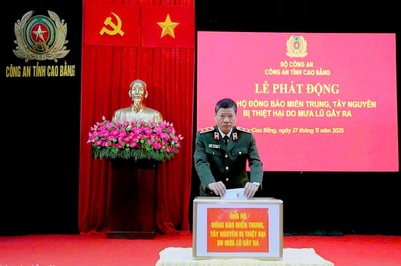 Công an các đơn vị, địa phương ủng hộ đồng bào bị ảnh hưởng bởi lũ lụt -0