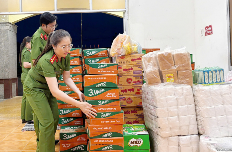 Công an tỉnh cực Nam Tổ quốc hướng về miền Trung ruột thịt -0