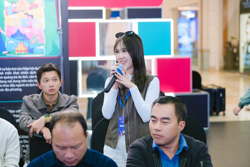 Mỗi người dân cần trang bị cho mình kiến thức như một “liều vaccine số” -0