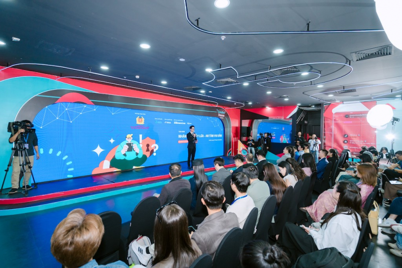 Mỗi người dân cần trang bị cho mình kiến thức như một “liều vaccine số” -0