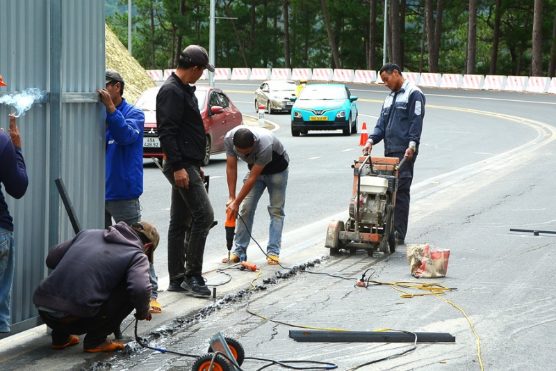Ai chịu trách nhiệm đèo Prenn Đà Lạt sạt trượt đất, nứt lún te tua? -0