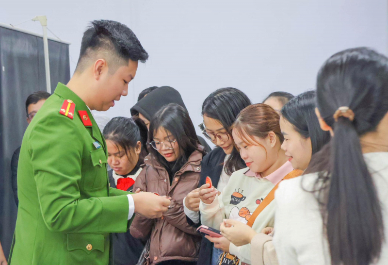 Công an TP Huế ngăn chặn nhiều vụ “bắt cóc online” -0