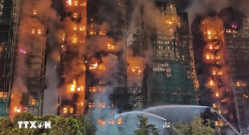 Thương vong tiếp tục tăng trong vụ cháy chung cư ở Hong Kong  -0