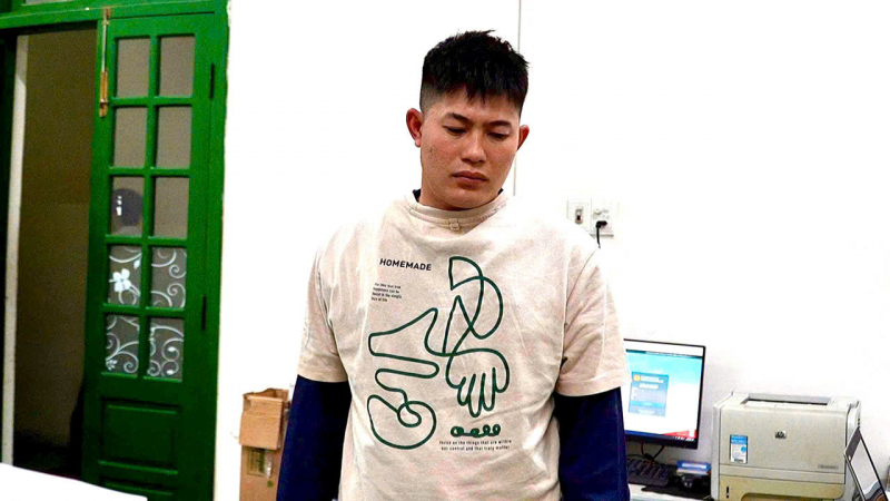 Bắt khẩn cấp người cha ôm 2 con nhảy sông Trà Khúc -0