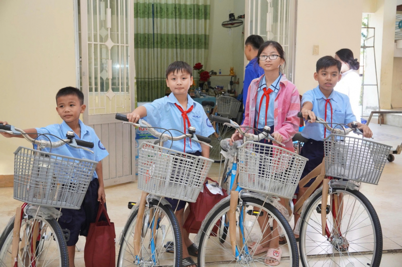 Thêm 200 học sinh có hoàn cảnh khó khăn tại tỉnh Tây Ninh được nhận học bổng “Gieo mầm tri thức” -0