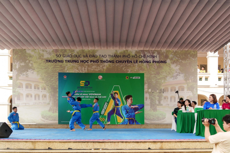 Ho Chi Minh City Department of Education and Training, Vietnam Vovinam Federation, Nestlé MILO and Vietnamese stars support students before Vovinam performance record -0