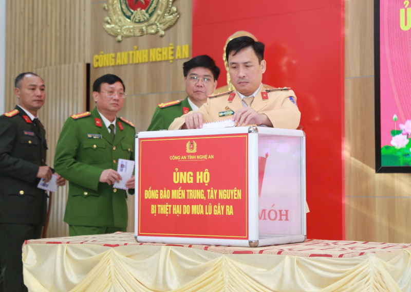 z7266666330381_62763fbc57479a177ef7eff129bbb6cd.jpg -0