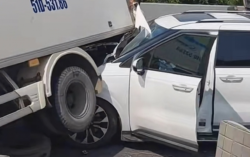 6 phương tiện tông dây chuyền trên cao tốc TP Hồ Chí Minh-Trung Lương -1