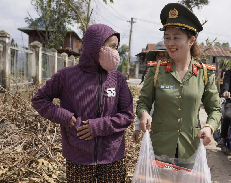 Nhiều hoạt động nghĩa tình của Công an các đơn vị, địa phương hướng về vùng bị ảnh hưởng nặng nề do mưa lũ -0