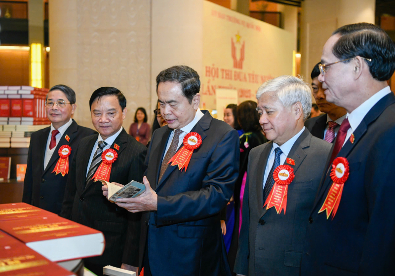 Chủ tịch Quốc hội Trần Thanh Mẫn phát động thi đua đổi mới các hoạt động của Quốc hội  -1