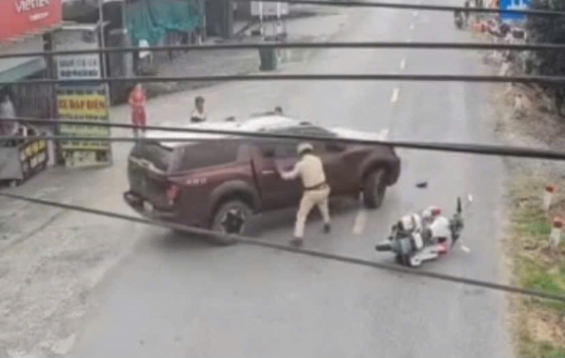 Tạm giữ các đối tượng chống người thi hành công vụ -0