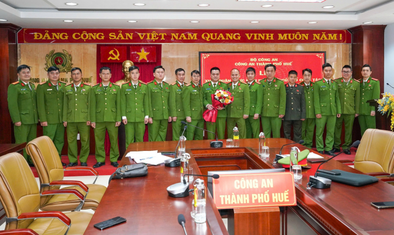 Công an TP Huế tổ chức xuất quân phòng, chống tội phạm ma túy tại nước bạn Lào -0