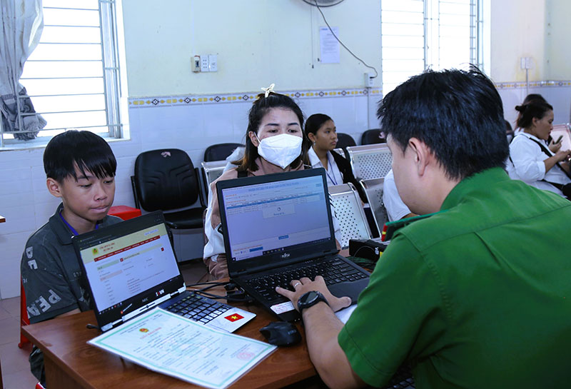 Công an cấp xã nêu cao tinh thần phục vụ nhân dân, giữ vững bình yên cơ sở -0